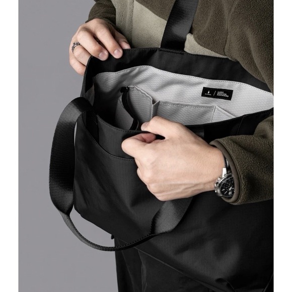 NWT Alpaka Elements Travel Shopping Tote Medium Black/Grey | Axoflux 210D - Picture 4 of 8